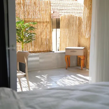 New Harbiye מלון